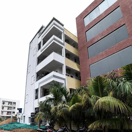 Oyo 16606 Iconic Living Ξενοδοχείο Χιντεραμπάντ Εξωτερικό φωτογραφία