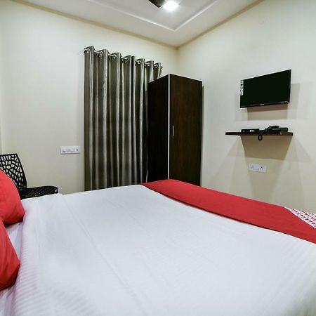 Oyo 16606 Iconic Living Ξενοδοχείο Χιντεραμπάντ Εξωτερικό φωτογραφία