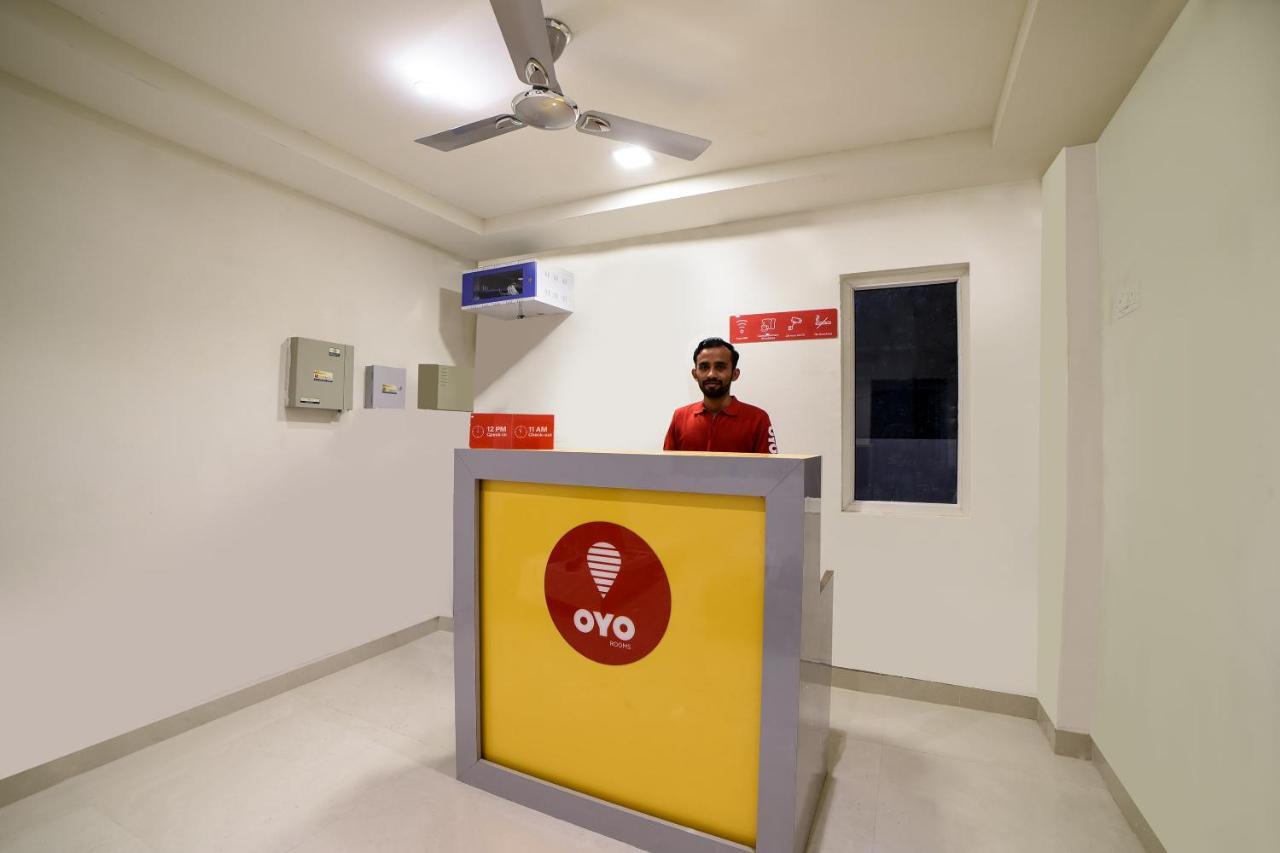 Oyo 16606 Iconic Living Ξενοδοχείο Χιντεραμπάντ Εξωτερικό φωτογραφία