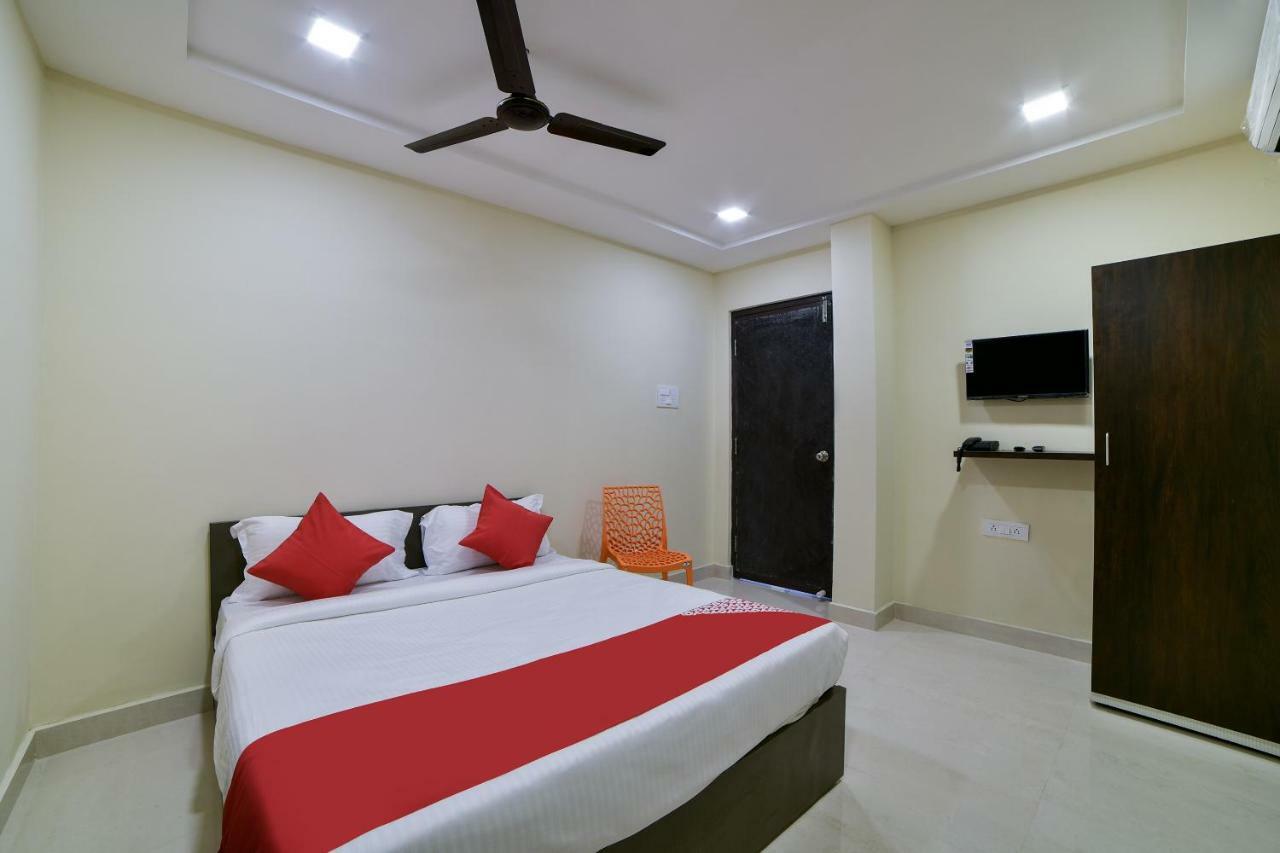 Oyo 16606 Iconic Living Ξενοδοχείο Χιντεραμπάντ Εξωτερικό φωτογραφία